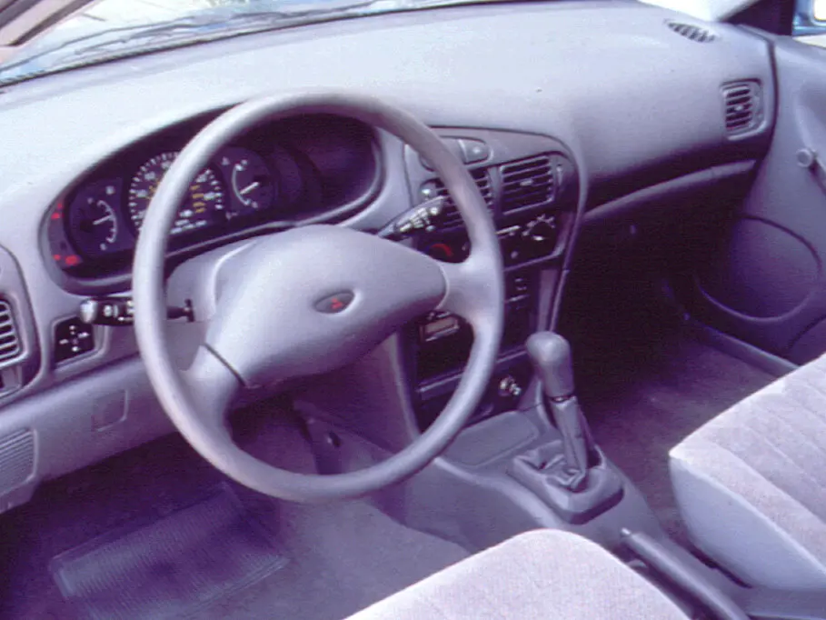 Mitsubishi Mirage IV Купе Asti — photo 5