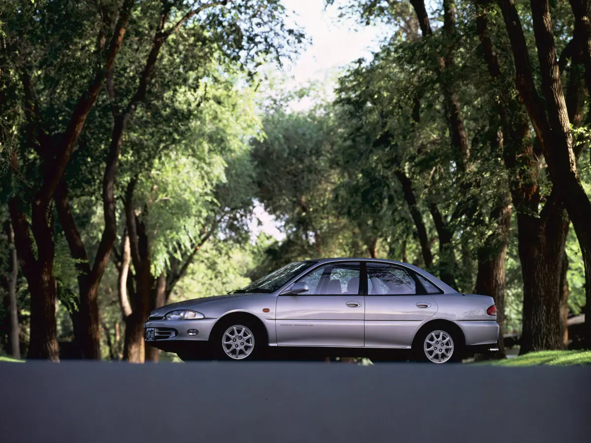 Mitsubishi Mirage IV Седан — photo 2