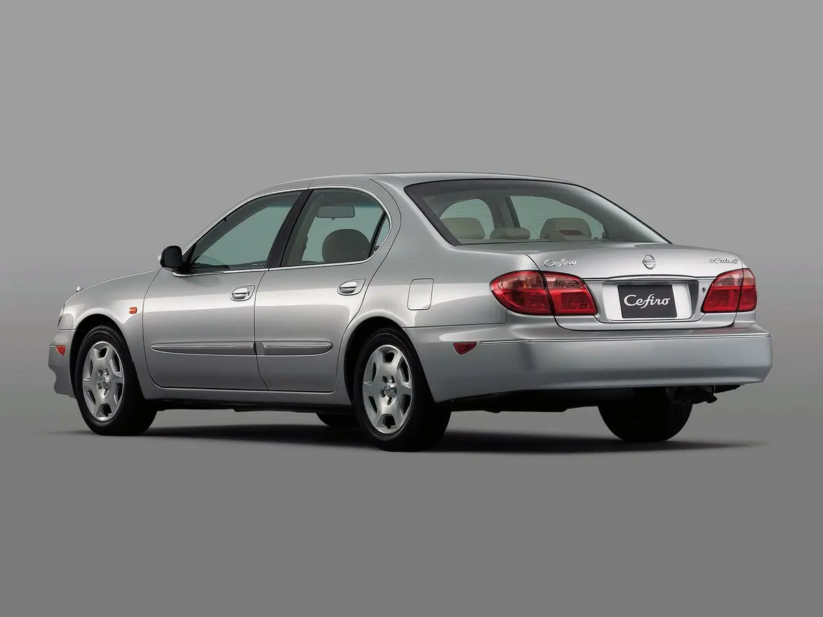 Nissan Cefiro III (A33) Седан — фото 4