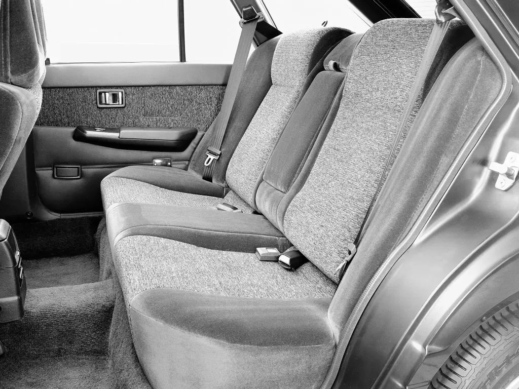 Nissan Bluebird IX (U12) Хэтчбек 5 дв. — сүрөт 5
