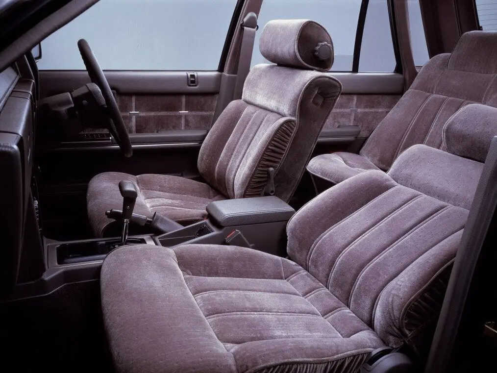 Nissan Laurel V (C32) Седан — сүрөт 4