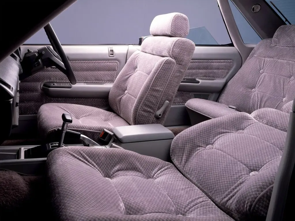 Nissan Laurel IV (C31) Седан — сүрөт 4