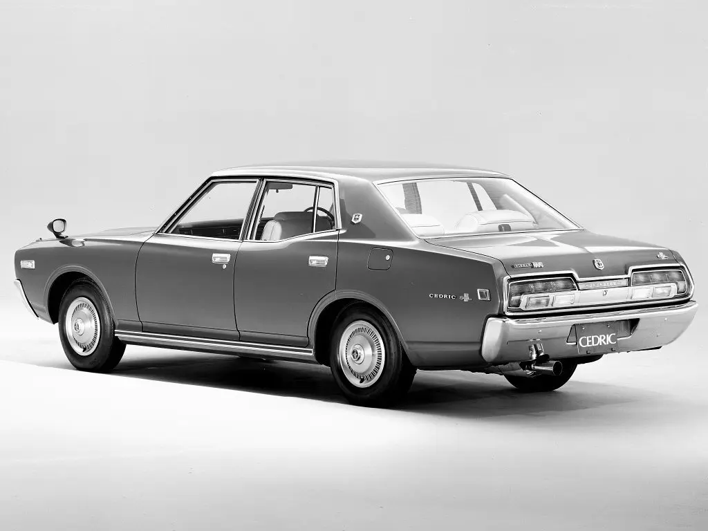 Nissan Cedric IV (330) Седан — сүрөт 2
