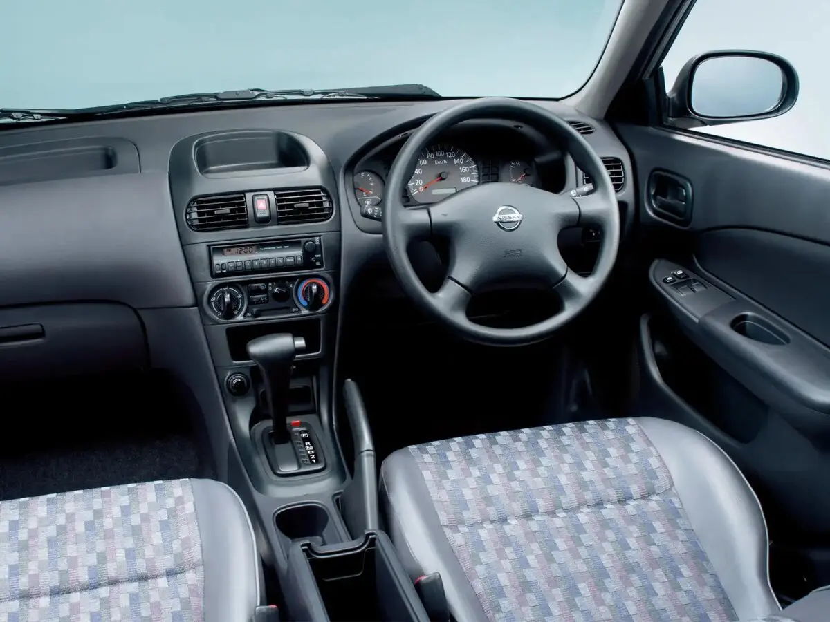 Nissan AD II Универсал 5 дв. — фото 4