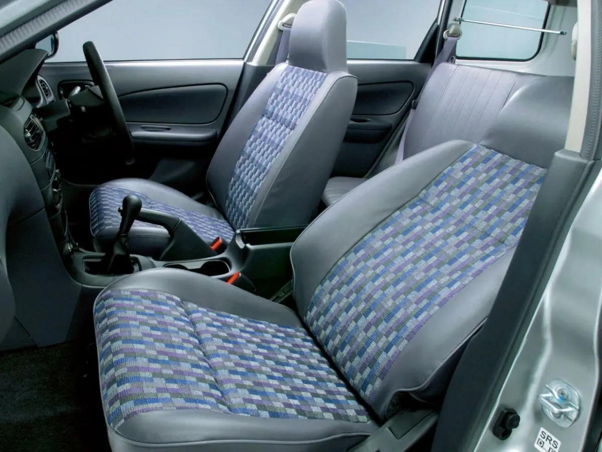 Nissan AD II Универсал 5 дв. — фото 5