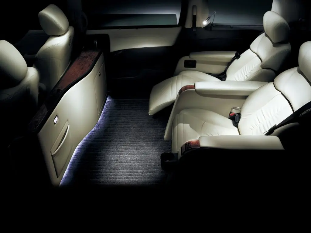 Nissan Elgrand III (E52) Минивэн — сүрөт 8