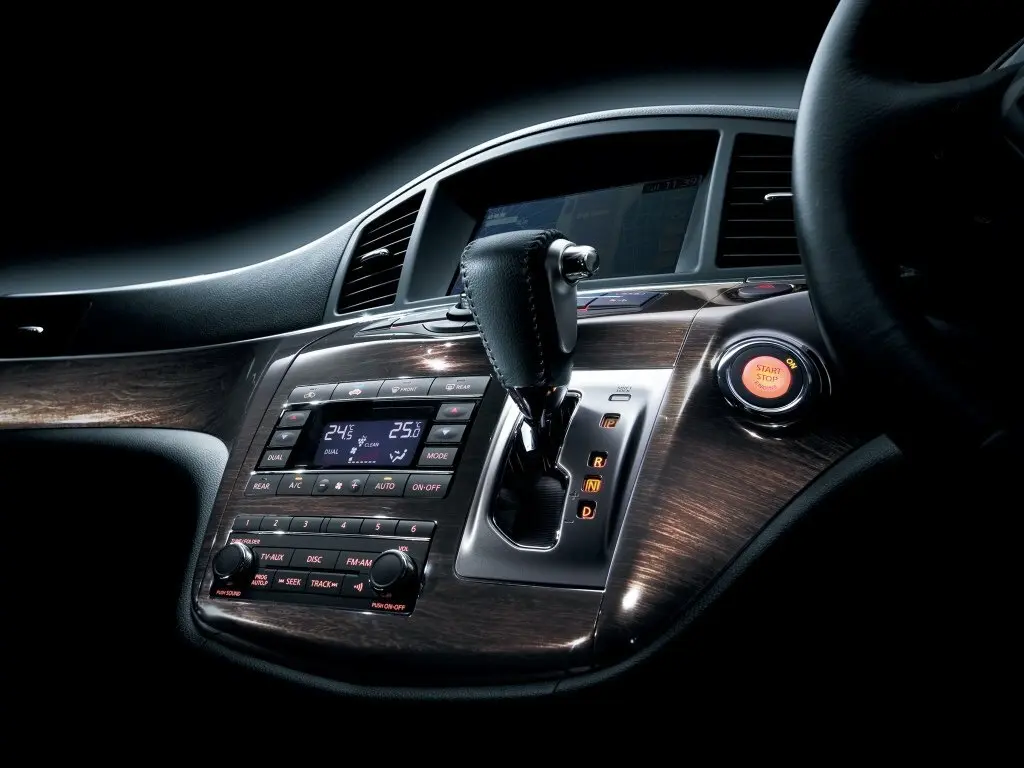 Nissan Elgrand III (E52) Минивэн — сүрөт 10