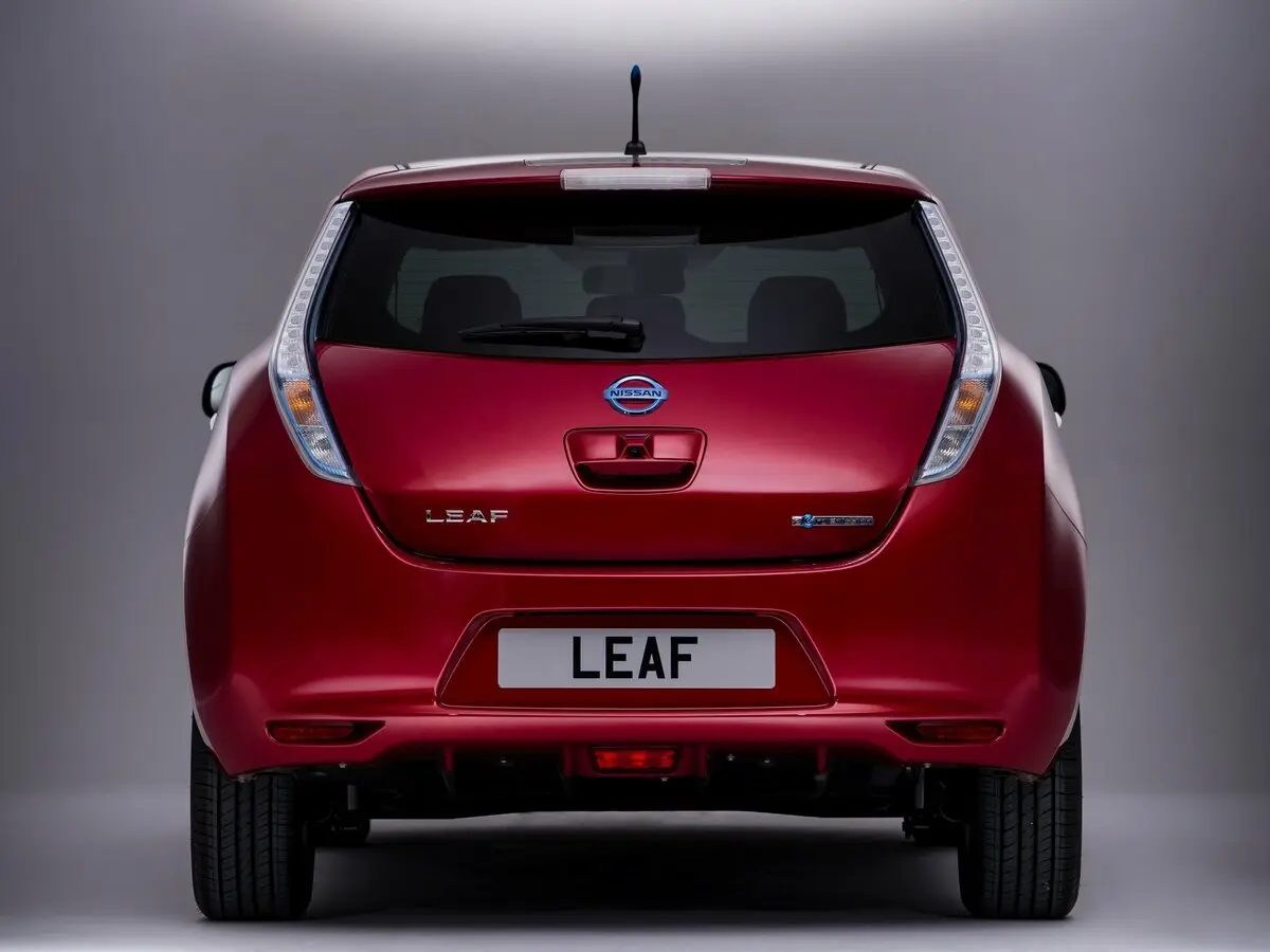 Nissan Leaf I (ZE0/AZE0) Хэтчбек 5 дв. — сүрөт 4