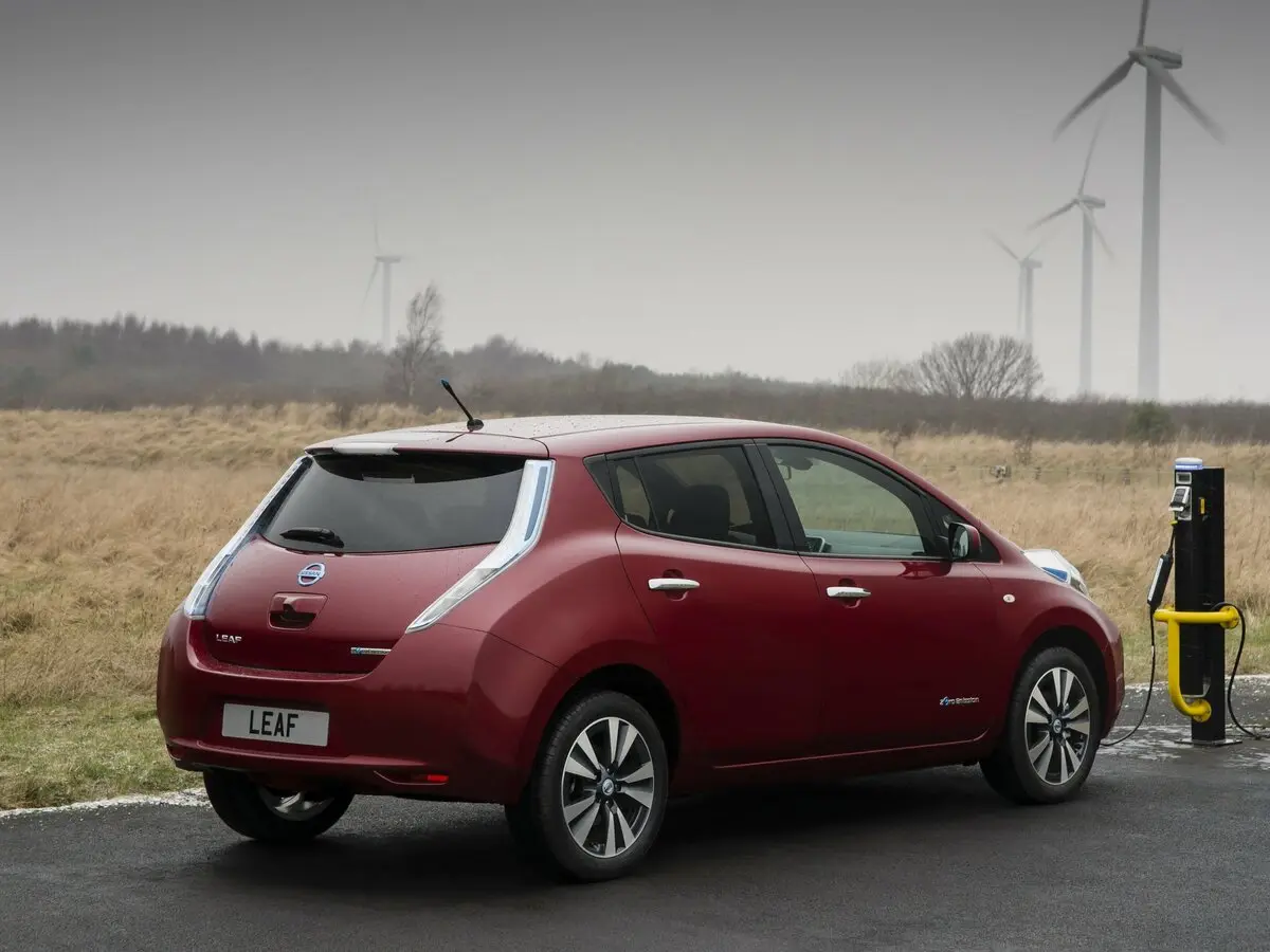 Nissan Leaf I (ZE0/AZE0) Хэтчбек 5 дв. — сүрөт 5