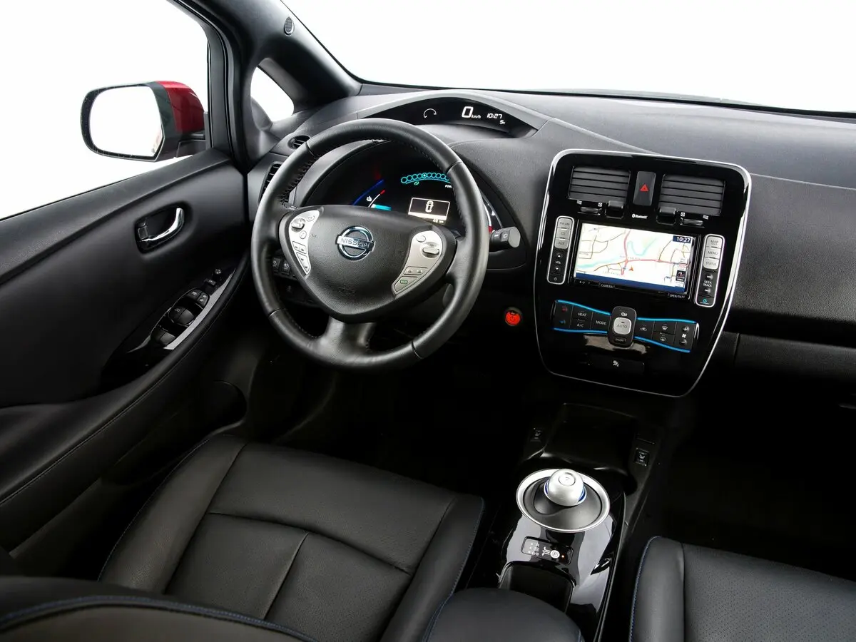 Nissan Leaf I (ZE0/AZE0) Хэтчбек 5 дв. — сүрөт 6