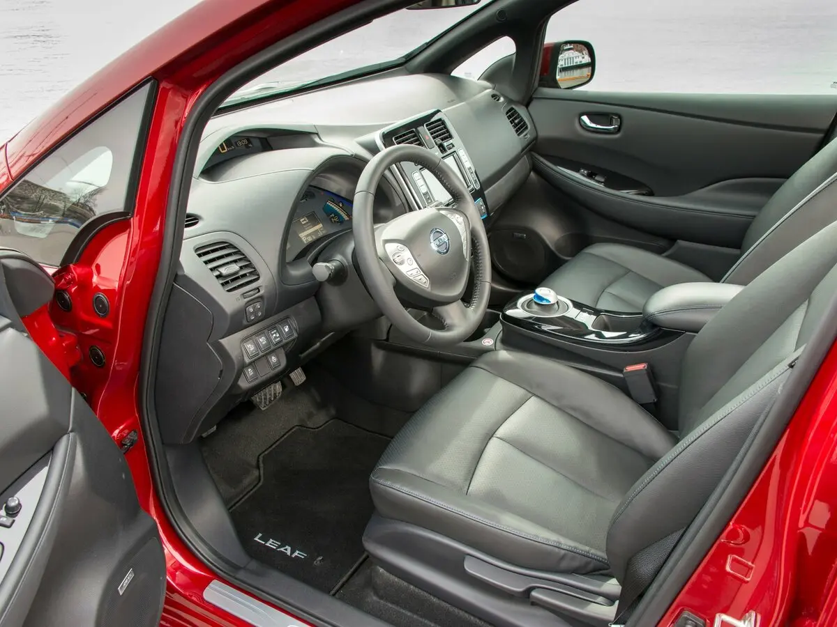 Nissan Leaf I (ZE0/AZE0) Хэтчбек 5 дв. — сүрөт 8