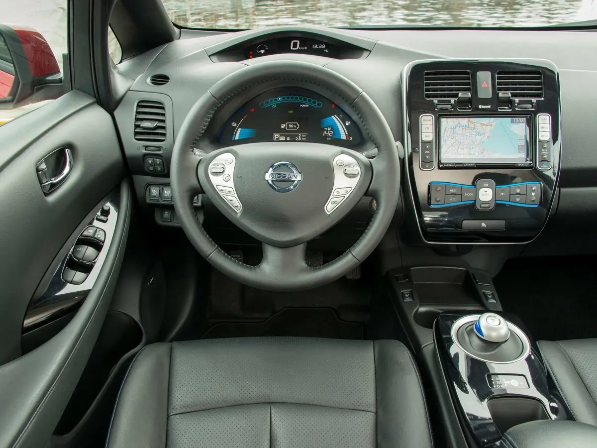 Nissan Leaf I (ZE0/AZE0) Хэтчбек 5 дв. — сүрөт 9