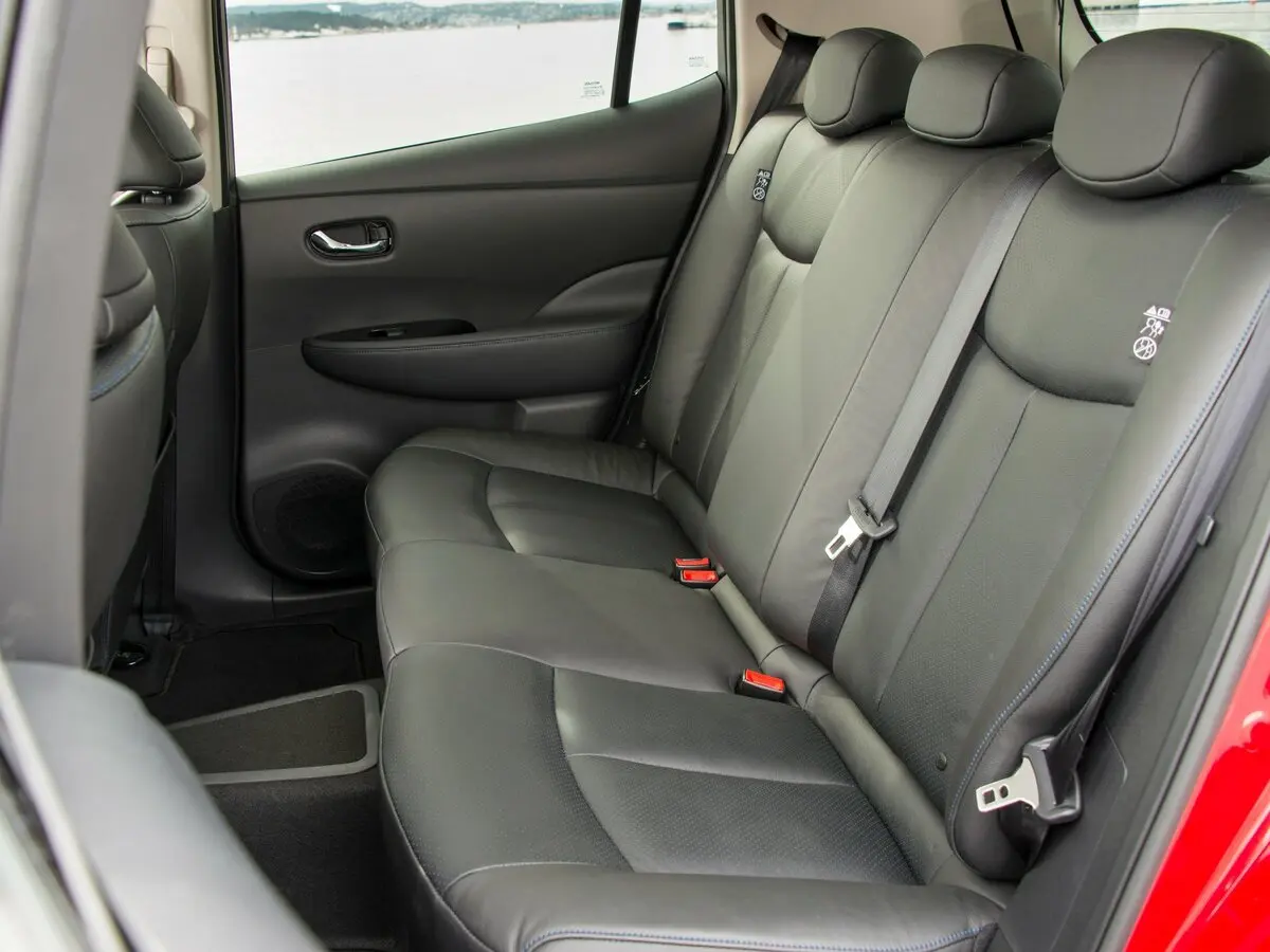 Nissan Leaf I (ZE0/AZE0) Хэтчбек 5 дв. — сүрөт 10