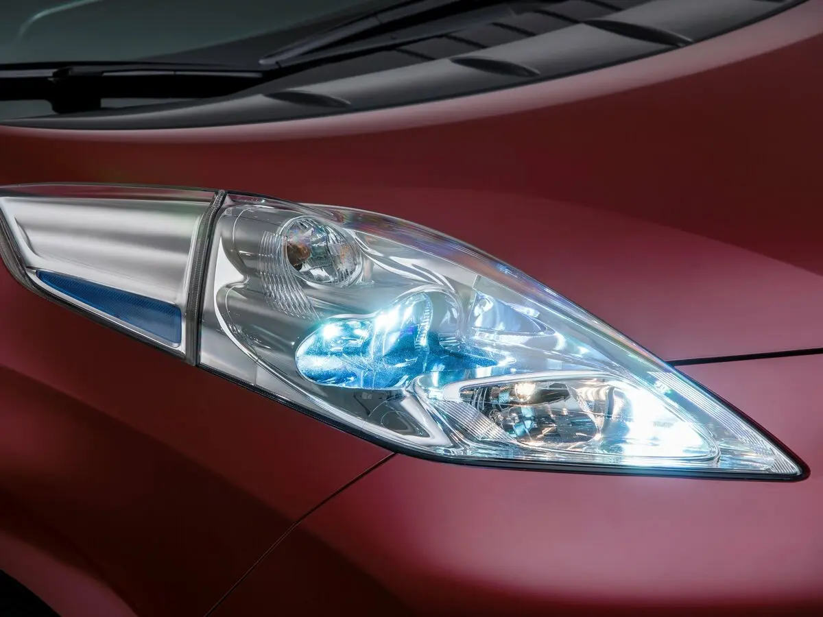 Nissan Leaf I (ZE0/AZE0) Хэтчбек 5 дв. — сүрөт 14