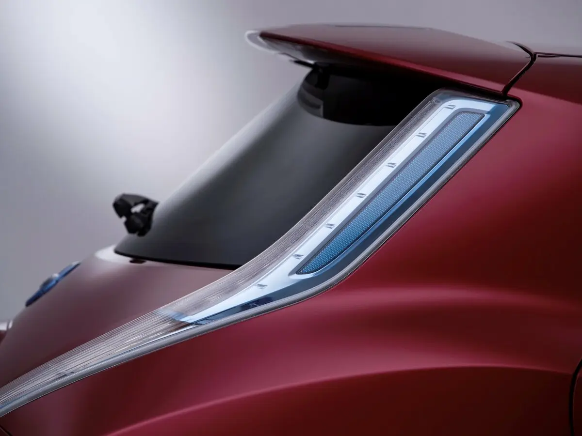 Nissan Leaf I (ZE0/AZE0) Хэтчбек 5 дв. — сүрөт 15