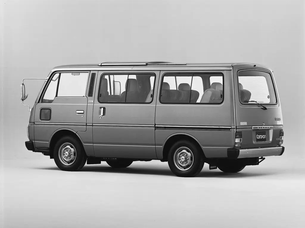 Nissan Caravan II (E23) Минивэн — photo 2