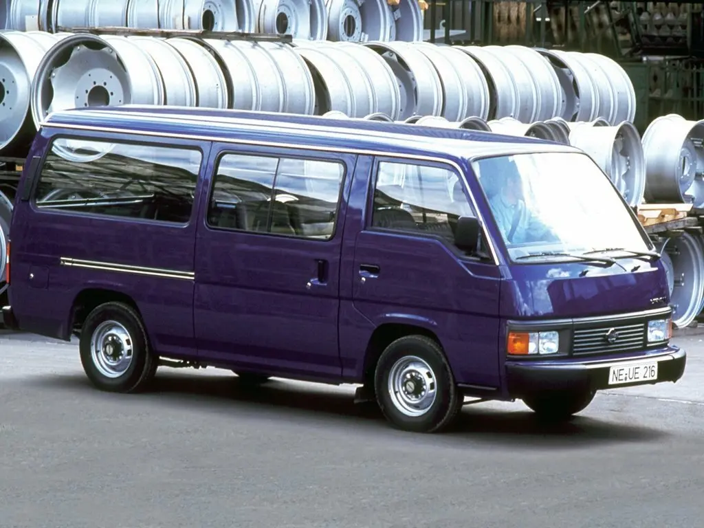 Nissan Urvan III (E24) Минивэн