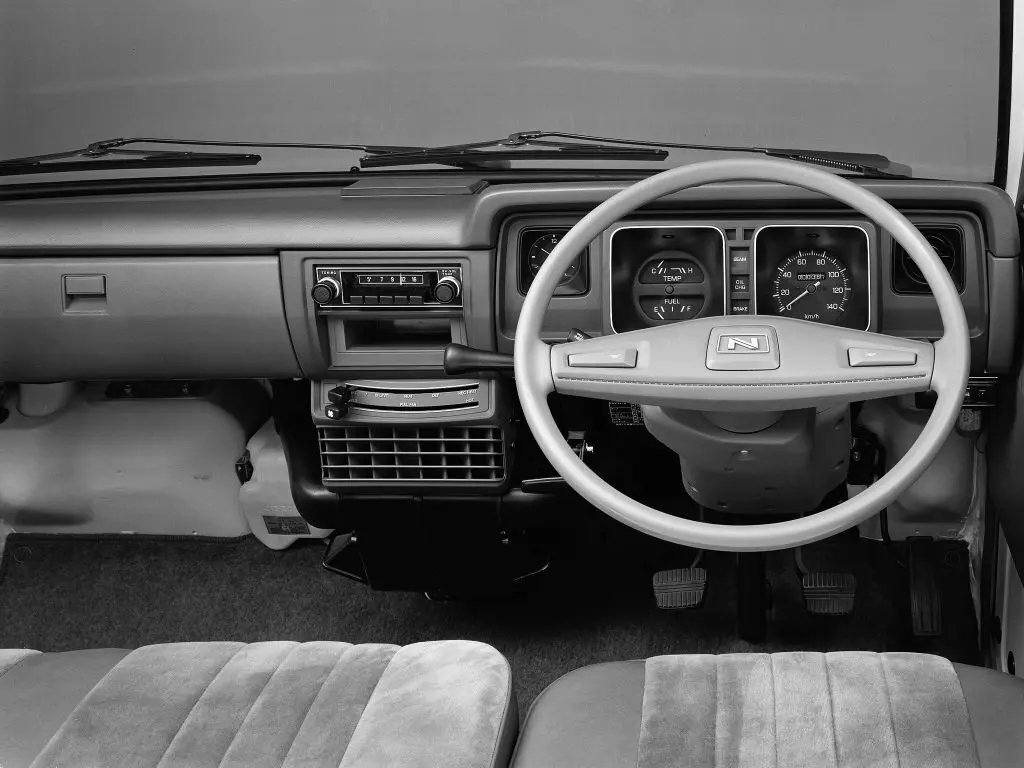 Nissan Vanette I Минивэн — photo 3