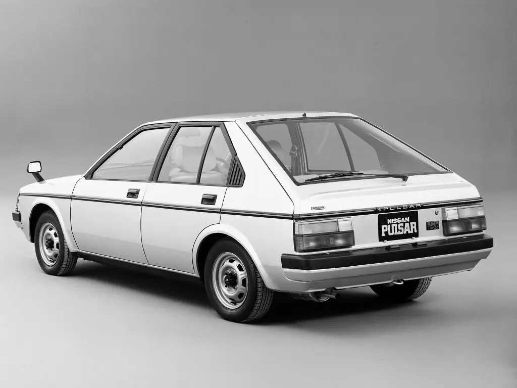 Nissan Pulsar II (N12) Хэтчбек 5 дв. — сүрөт 2