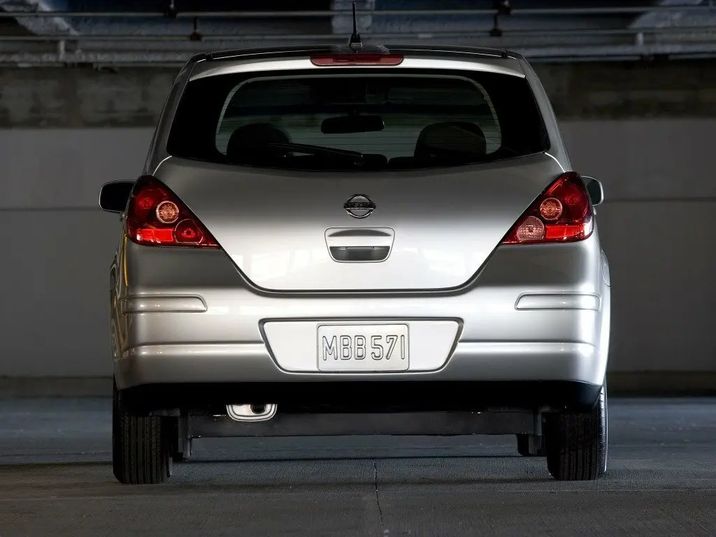 Nissan Versa I Хэтчбек 5 дв. — сүрөт 4