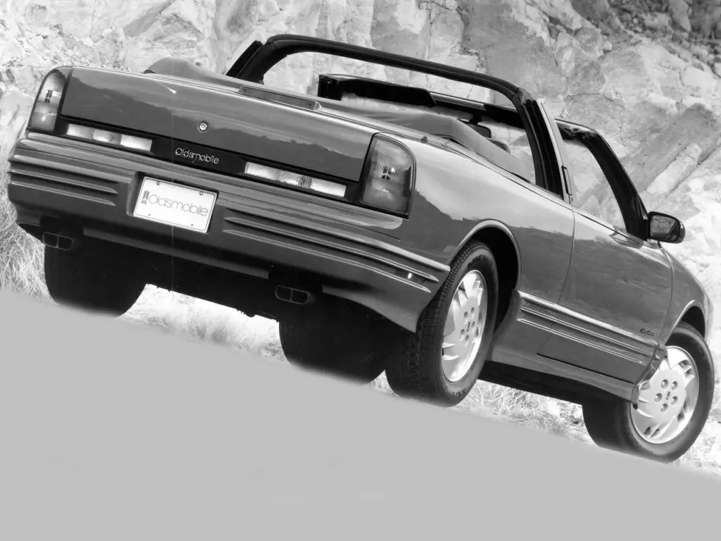 Oldsmobile Cutlass Supreme 1988 – 1997 Кабриолет — 照片 3