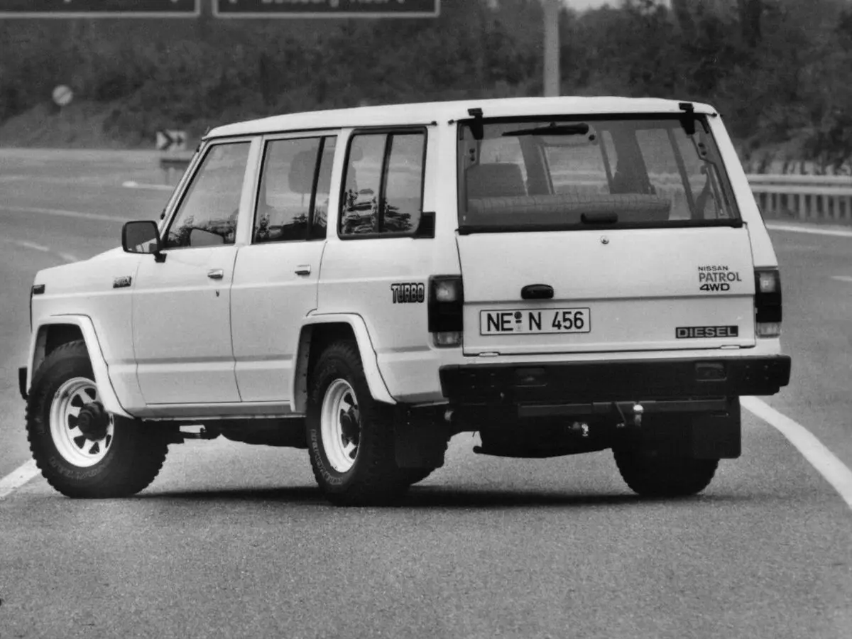 Nissan Patrol III (K160, K260) Внедорожник 5 дв. — сүрөт 3