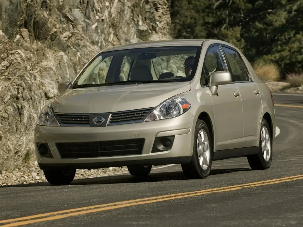 Nissan Versa I Седан