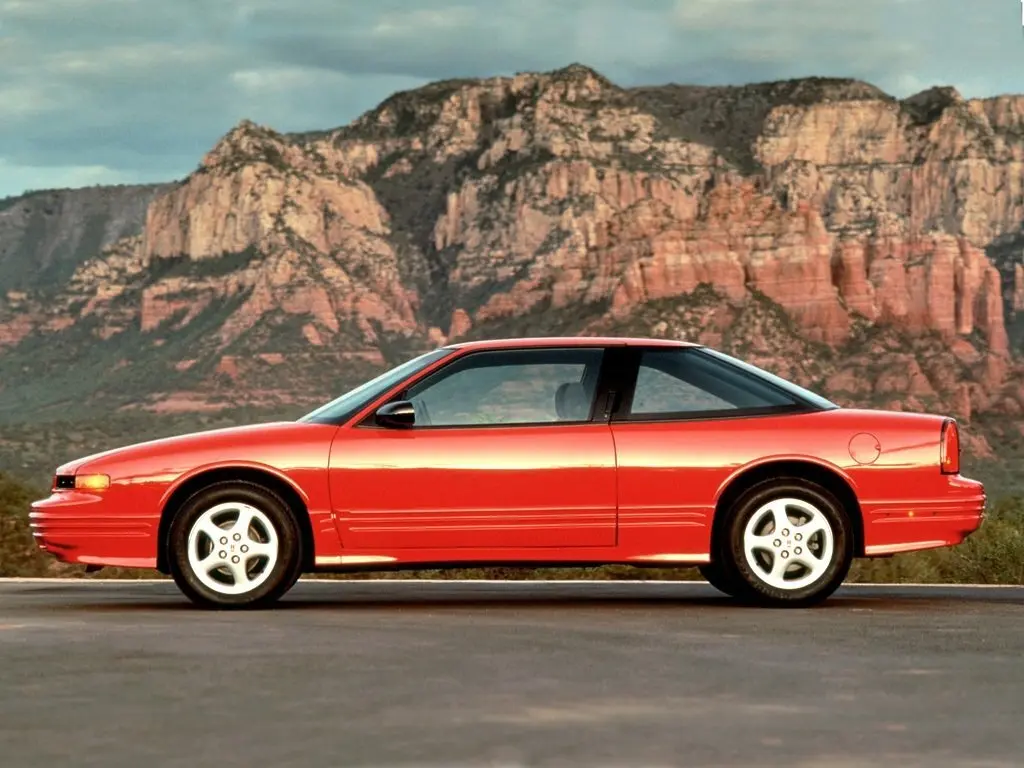 Oldsmobile Cutlass Supreme 1988 – 1997 Купе — 照片 2