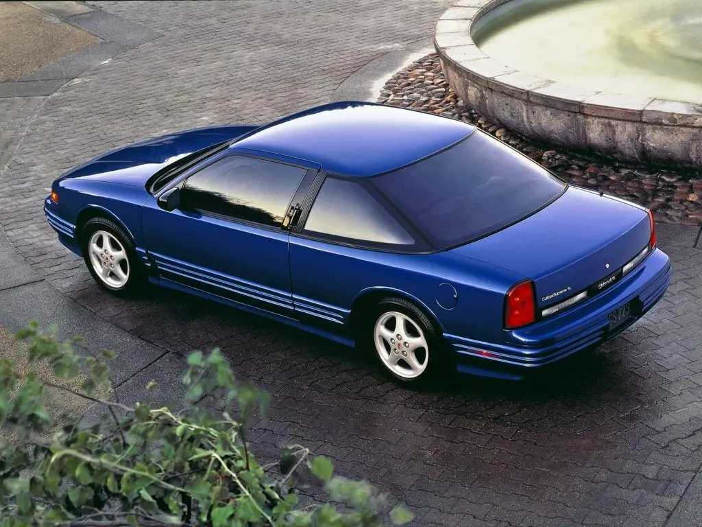 Oldsmobile Cutlass Supreme 1988 – 1997 Купе — 照片 3