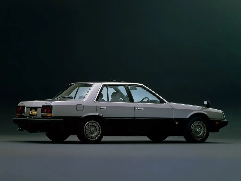 Nissan Skyline VI (R30) Седан — 照片 3