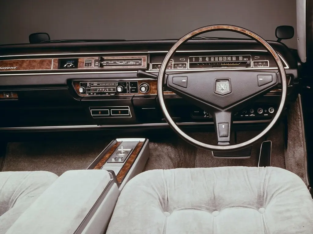 Nissan President I (150, 250) Седан — сүрөт 5