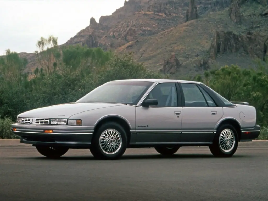 Oldsmobile Cutlass Supreme 1988 – 1997 Седан