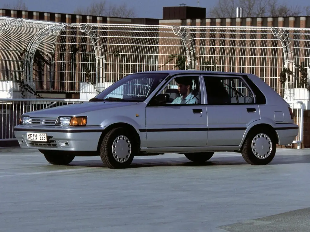 Nissan Sunny N13 Хэтчбек 5 дв.