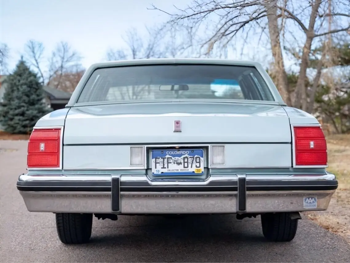 Oldsmobile Eighty-Eight VIII Седан — photo 4