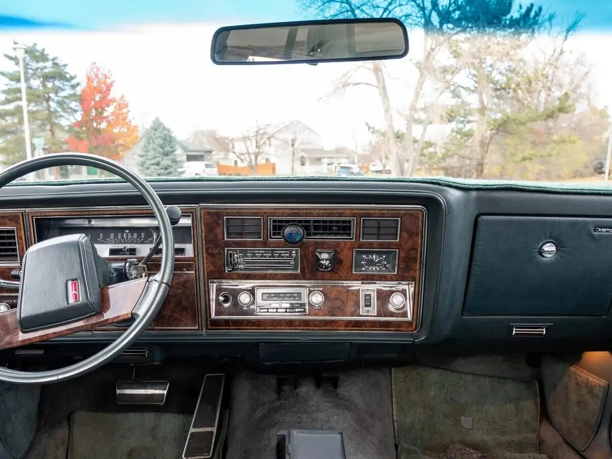 Oldsmobile Eighty-Eight VIII Седан — photo 6