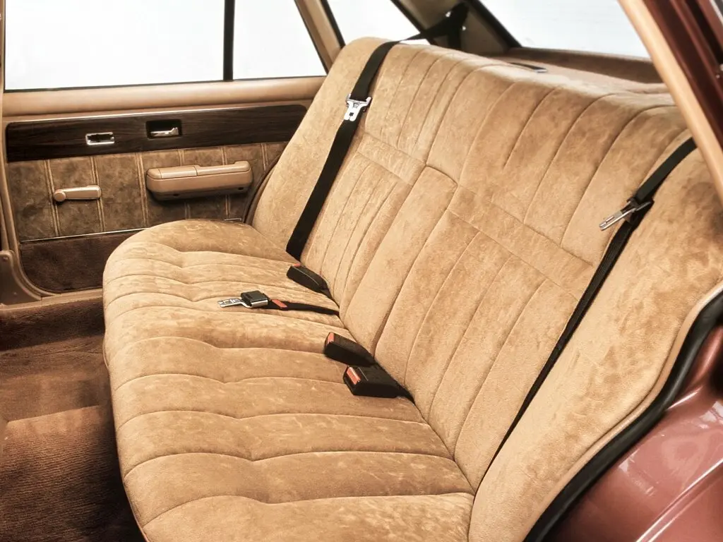Opel Senator A Седан — photo 6
