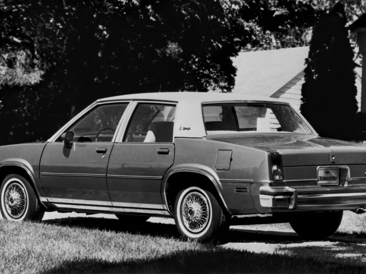 Oldsmobile Omega 1979 – 1984 Седан — photo 3