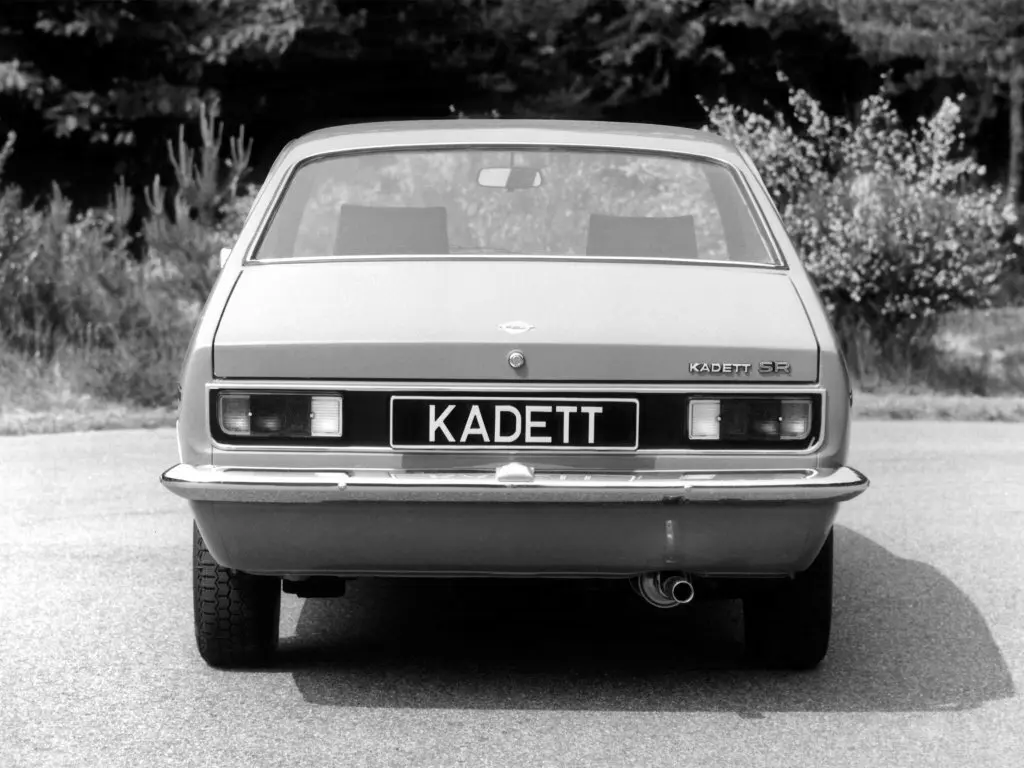 Opel Kadett C Купе — фото 3
