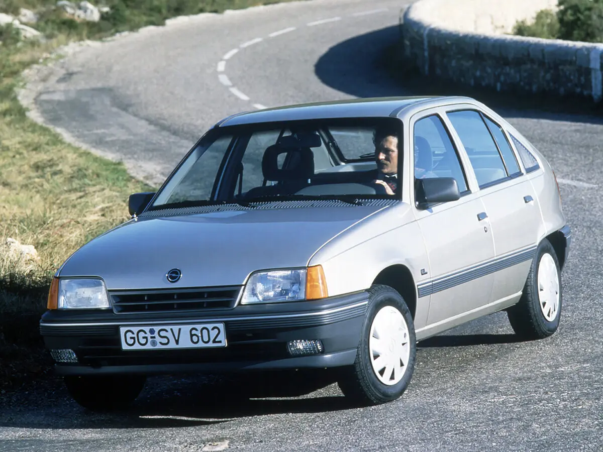 Opel Kadett E Рестайлинг Хэтчбек 5 дв.