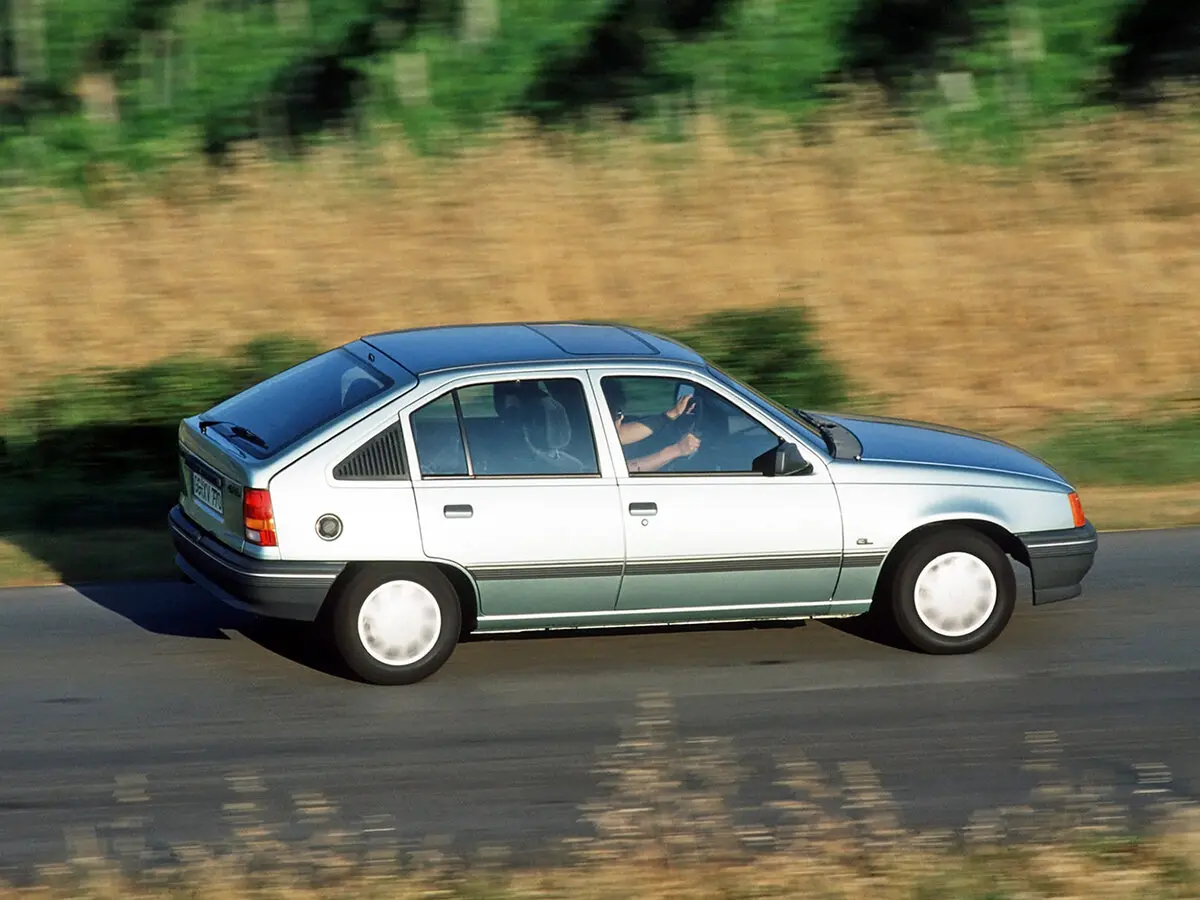 Opel Kadett E Рестайлинг Хэтчбек 5 дв. — фото 2