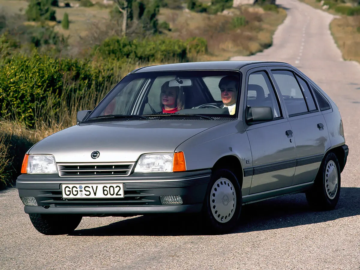 Opel Kadett E Рестайлинг Хэтчбек 5 дв. — фото 3