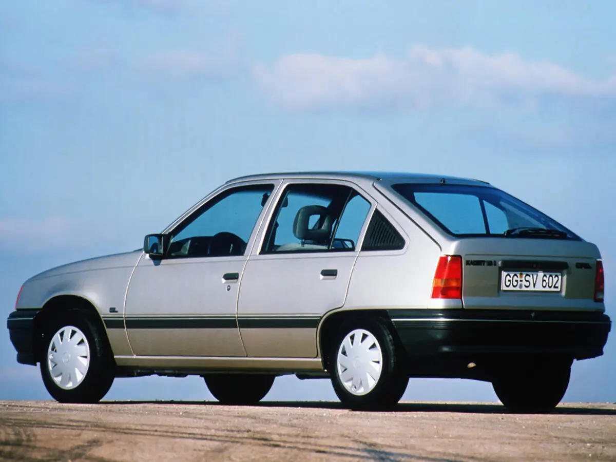 Opel Kadett E Рестайлинг Хэтчбек 5 дв. — фото 4