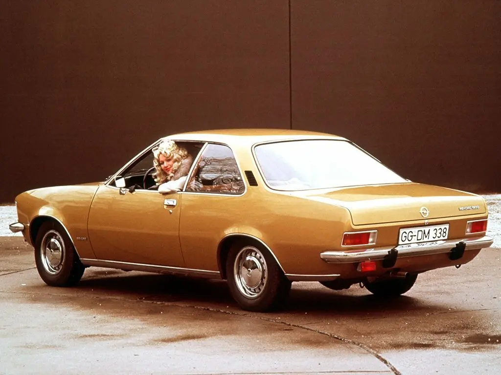 Opel Rekord D Купе — сүрөт 2