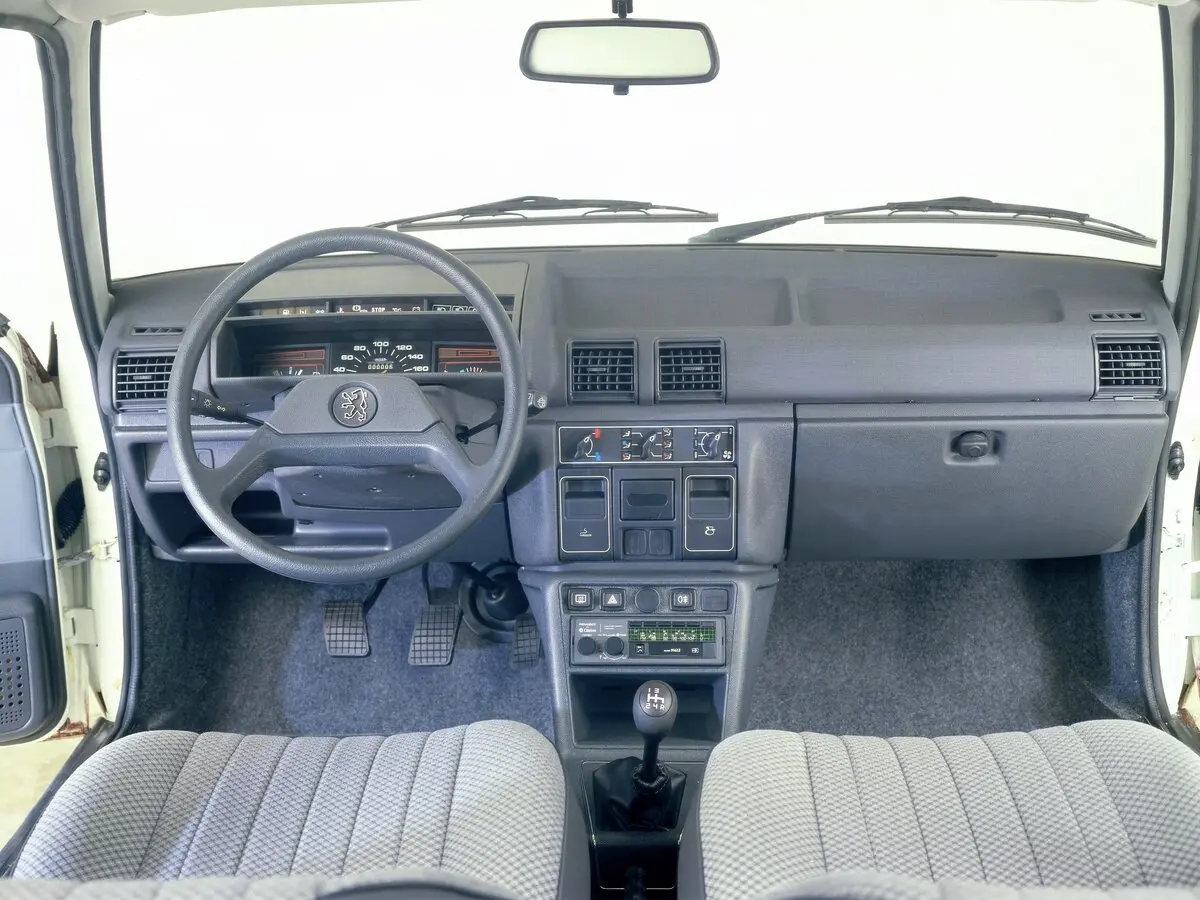 Peugeot 305 1977 – 1990 Седан — сүрөт 4