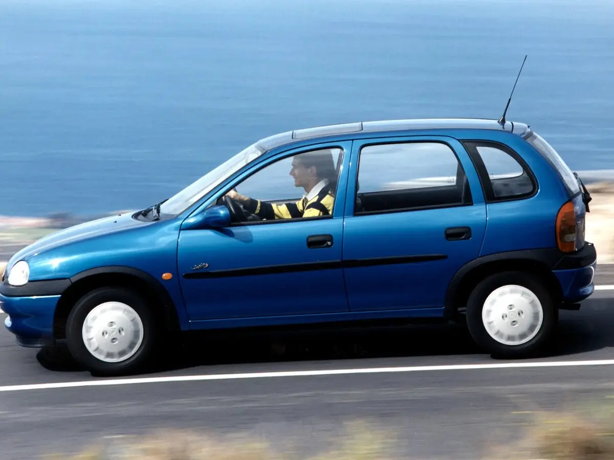 Opel Vita B Хэтчбек 5 дв. — 照片 2