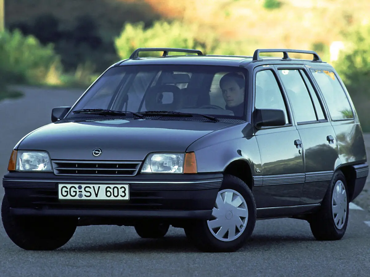 Opel Kadett E Рестайлинг Универсал 5 дв. — фото 3