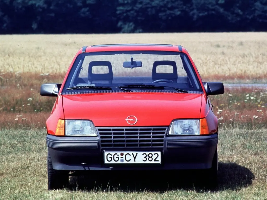 Opel Kadett E Рестайлинг Седан — фото 2