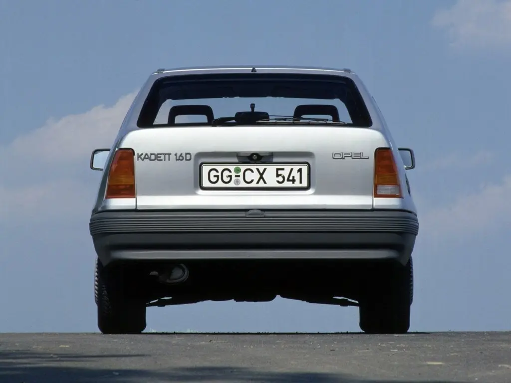 Opel Kadett E Рестайлинг Хэтчбек 3 дв. — фото 4