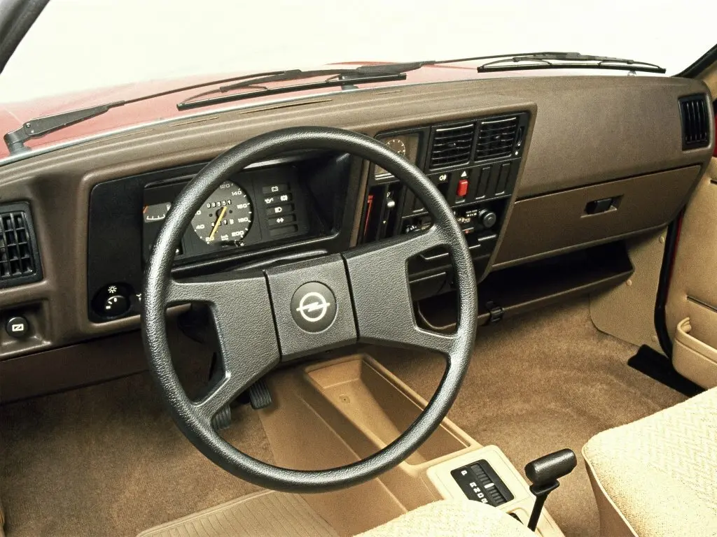 Opel Kadett D Универсал 5 дв. — фото 5