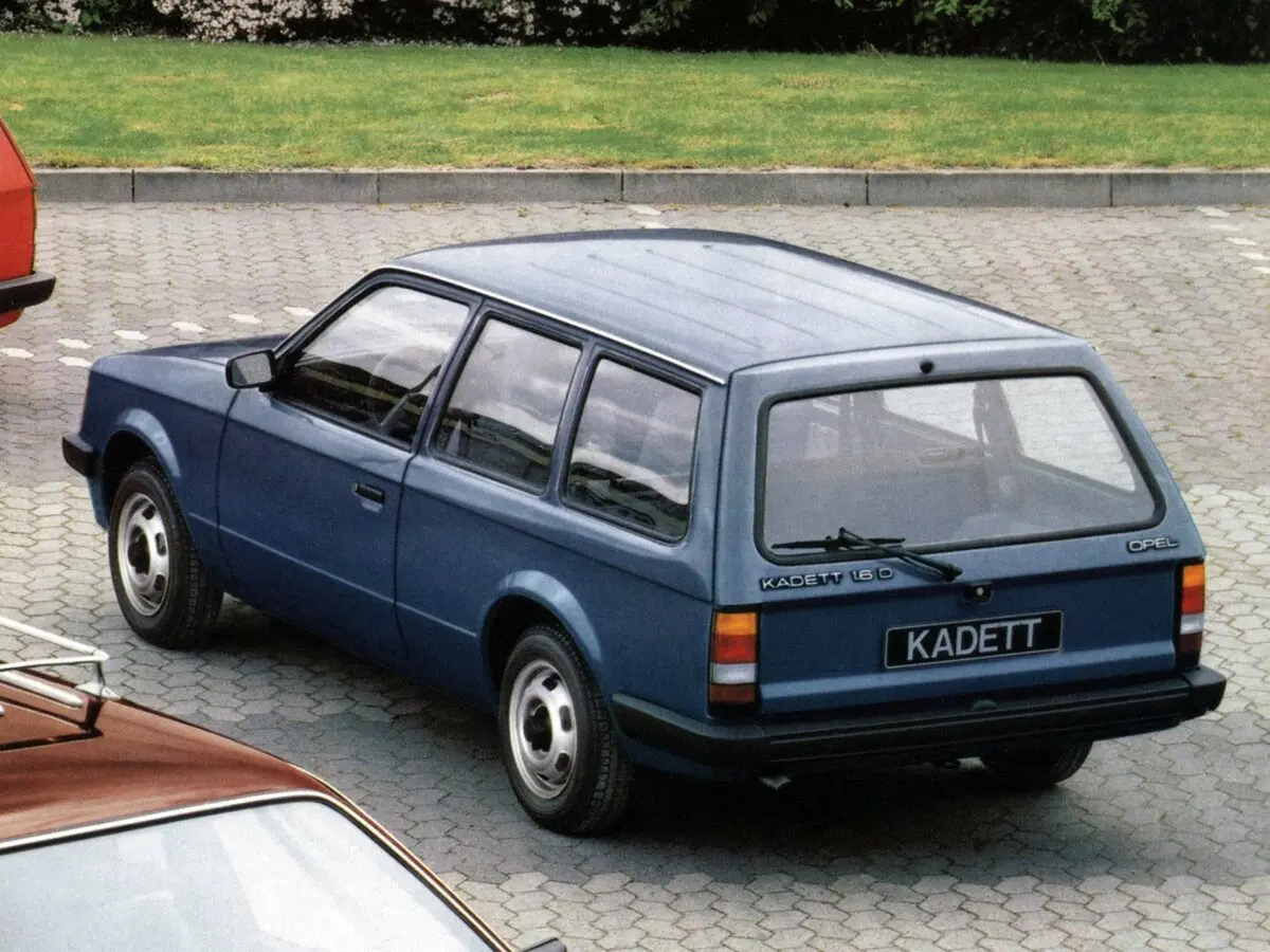 Opel Kadett D Универсал 3 дв. — фото 2
